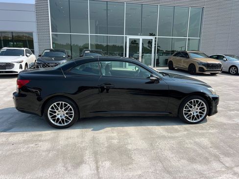 Used 2011 Lexus IS 250C w/ Luxury Pkg RWD image 4