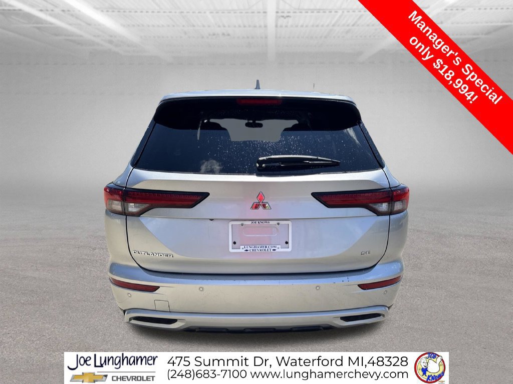 Used 2023 Mitsubishi Outlander SE FWD image 4