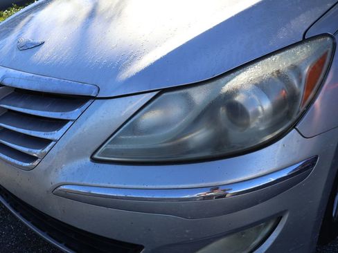 Used 2012 Hyundai Genesis 3.8 w/ Premium Pkg image 3