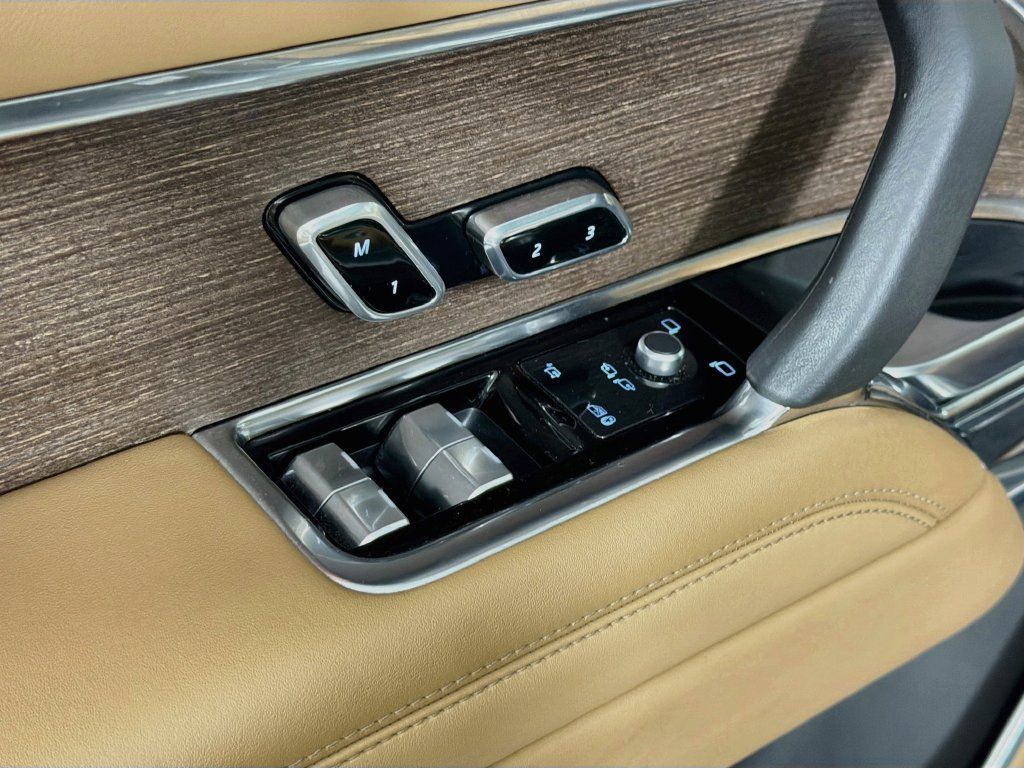 Certified 2024 Land Rover Range Rover SE AWD/4WD image 18