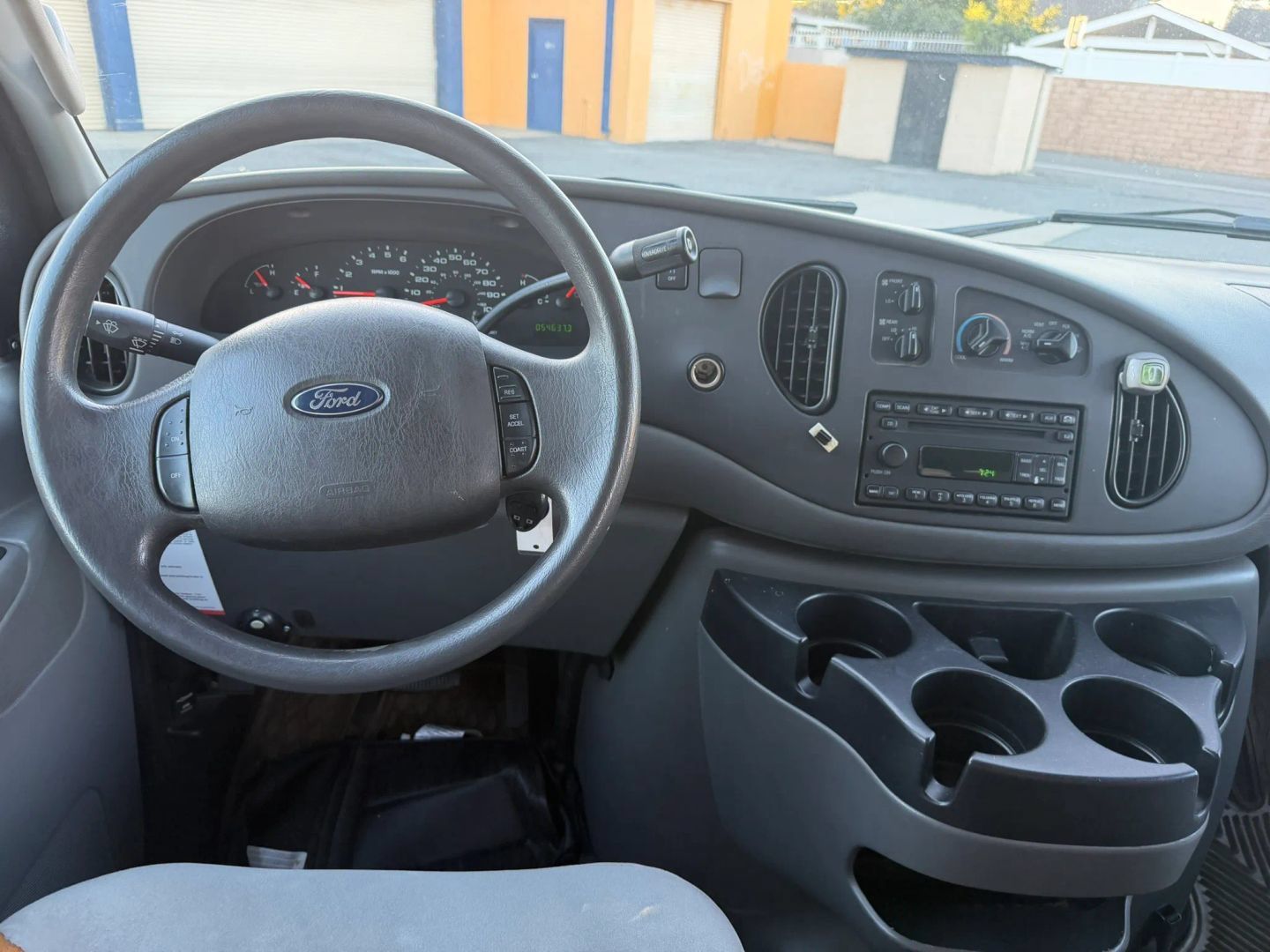 Used 2006 Ford E-350 and Econoline 350 XLT RWD image 20