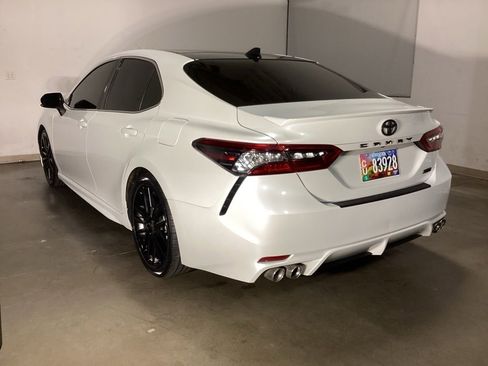 Used 2022 Toyota Camry XSE image 11