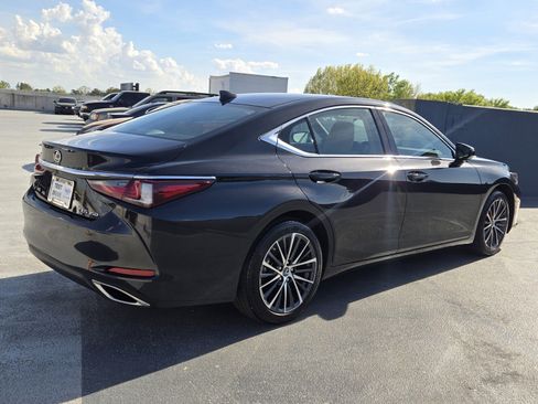 Certified 2025 Lexus ES 350 w/ Premium Package image 9