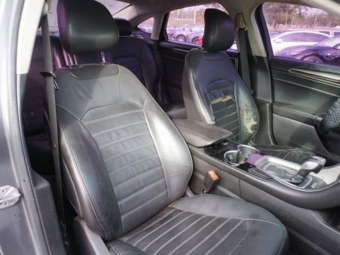 Used 2014 Ford Fusion SE w/ Equipment Group 202A image 2