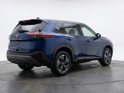 Used 2025 Nissan Rogue SV FWD image 9