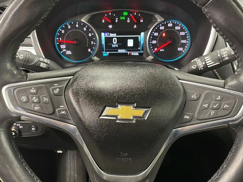 Used 2018 Chevrolet Equinox Premier AWD/4WD image 18