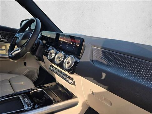 Certified 2025 Mercedes-Benz GLA 250 image 19