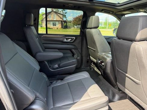 Used 2022 Chevrolet Suburban LT w/ Luxury Package AWD/4WD image 24