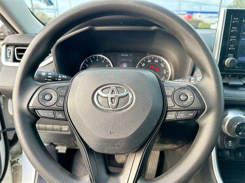 Used 2021 Toyota RAV4 XLE w/ Convenience Package image 18
