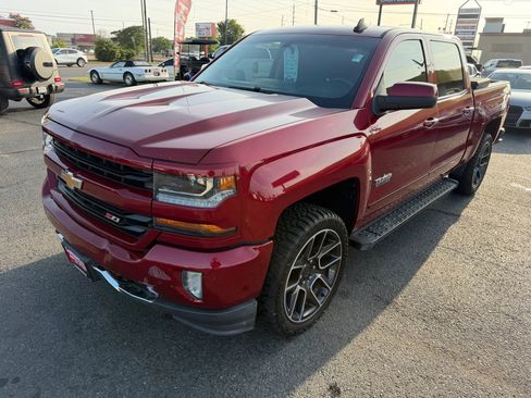 Used 2018 Chevrolet Silverado 1500 LT w/ Texas Edition AWD/4WD image 17
