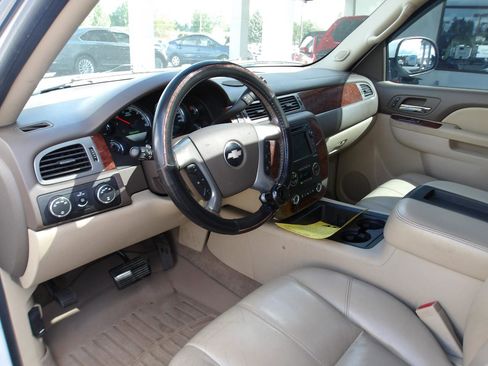 Used 2010 Chevrolet Tahoe 4WD Hybrid image 9