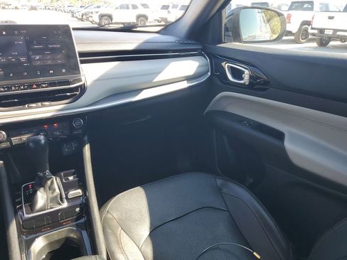 Used 2023 Jeep Compass Limited image 11