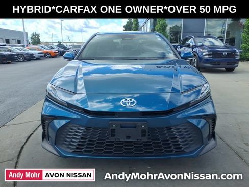 Used 2025 Toyota Camry SE FWD image 3