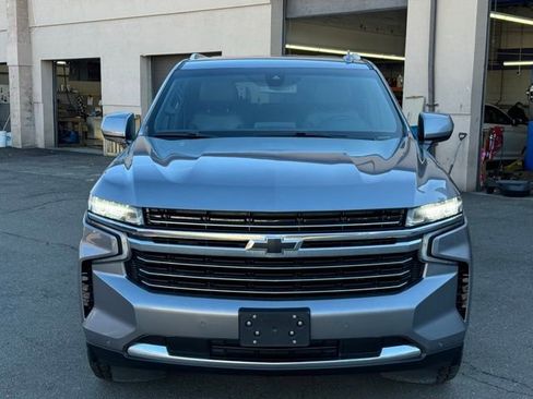 Used 2022 Chevrolet Suburban LT AWD/4WD image 2