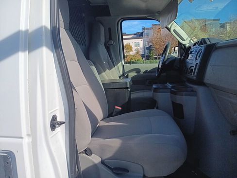 Used 2013 Ford E-150 and Econoline 150 Van 3D image 13