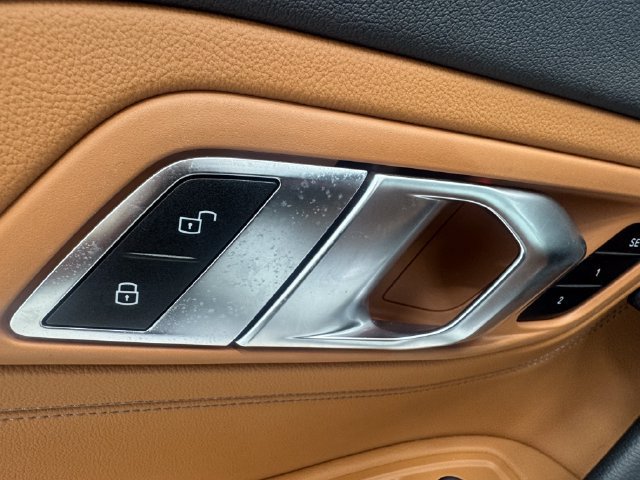 Used 2025 BMW Z4 M40i w/ Premium Package RWD image 30