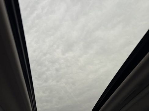 Used 2021 Subaru Crosstrek 2.0i Premium w/ Moonroof Package image 14