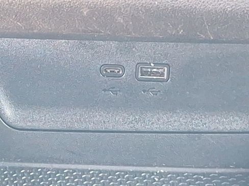 Used 2025 Chevrolet Equinox LT w/ Convenience Package II image 32