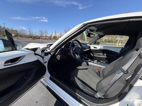 Used 2017 MAZDA MX-5 Miata RF Club w/ Brembo/BBS Package image 12