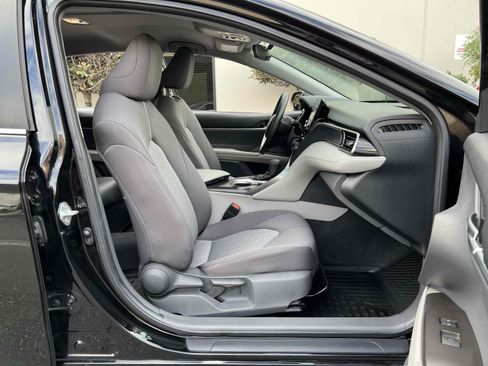 Used 2021 Toyota Camry LE image 42