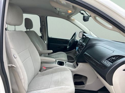 Used 2013 Dodge Grand Caravan SXT w/ UConnect Hands-Free Group FWD image 13