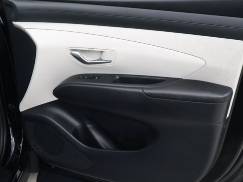 Used 2025 Hyundai Tucson SEL FWD image 17