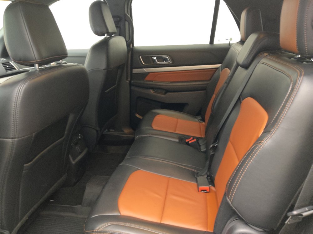 Used 2019 Ford Explorer XLT w/ Equipment Group 202A AWD/4WD image 18
