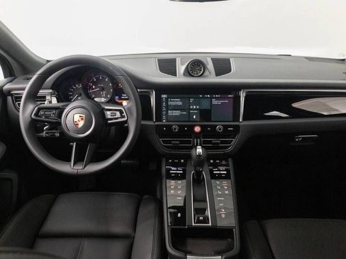 Certified 2026 Porsche Macan AWD/4WD image 11