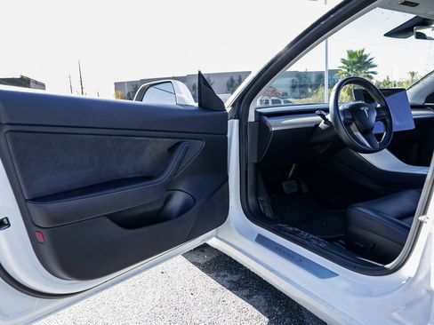 Used 2018 Tesla Model 3 Long Range image 13