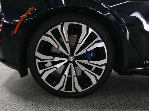 Used 2026 BMW X7 M60i AWD/4WD image 5