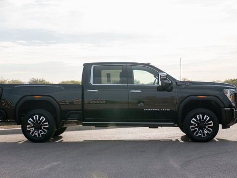 Used 2024 GMC Sierra 3500 Denali Ultimate AWD/4WD image 59