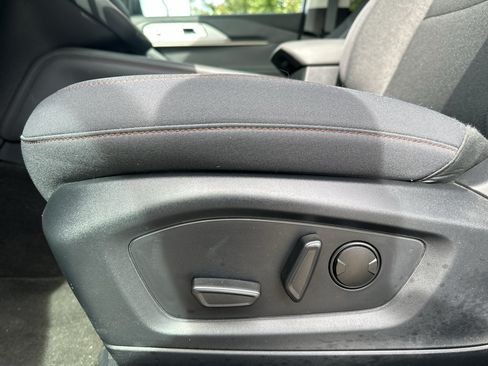 Used 2026 Ford Explorer Active AWD/4WD image 15
