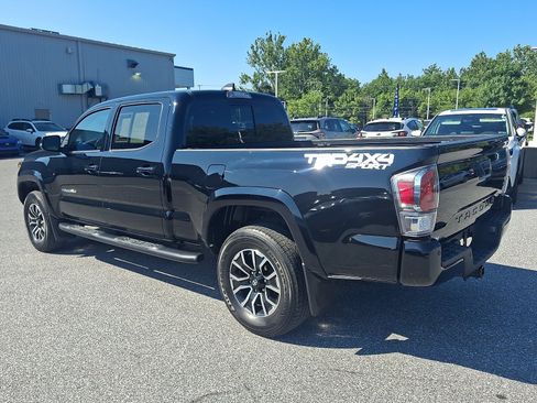 Used 2021 Toyota Tacoma TRD Sport w/ TRD Premium Sport Package AWD/4WD image 6