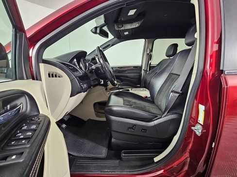 Used 2019 Dodge Grand Caravan SXT image 20