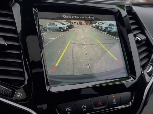 Used 2021 Jeep Cherokee Limited image 26