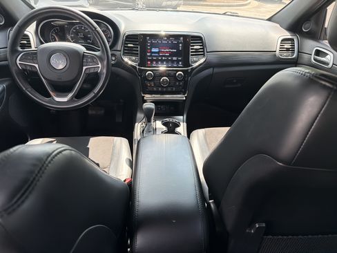 Used 2021 Jeep Grand Cherokee Laredo X RWD image 4