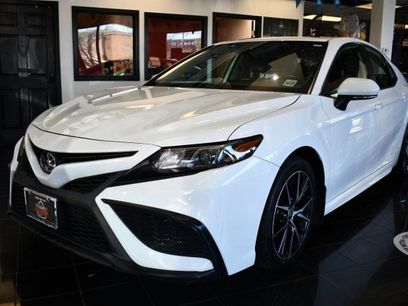 Used 2023 Toyota Camry SE w/ Cold Weather Package
