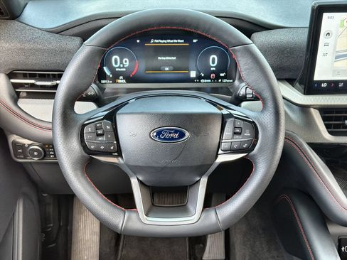 Used 2026 Ford Explorer ST-Line w/ ST-Line Street Pack RWD image 14