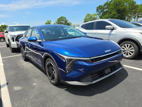 Used 2025 Kia K4 EX FWD image 3