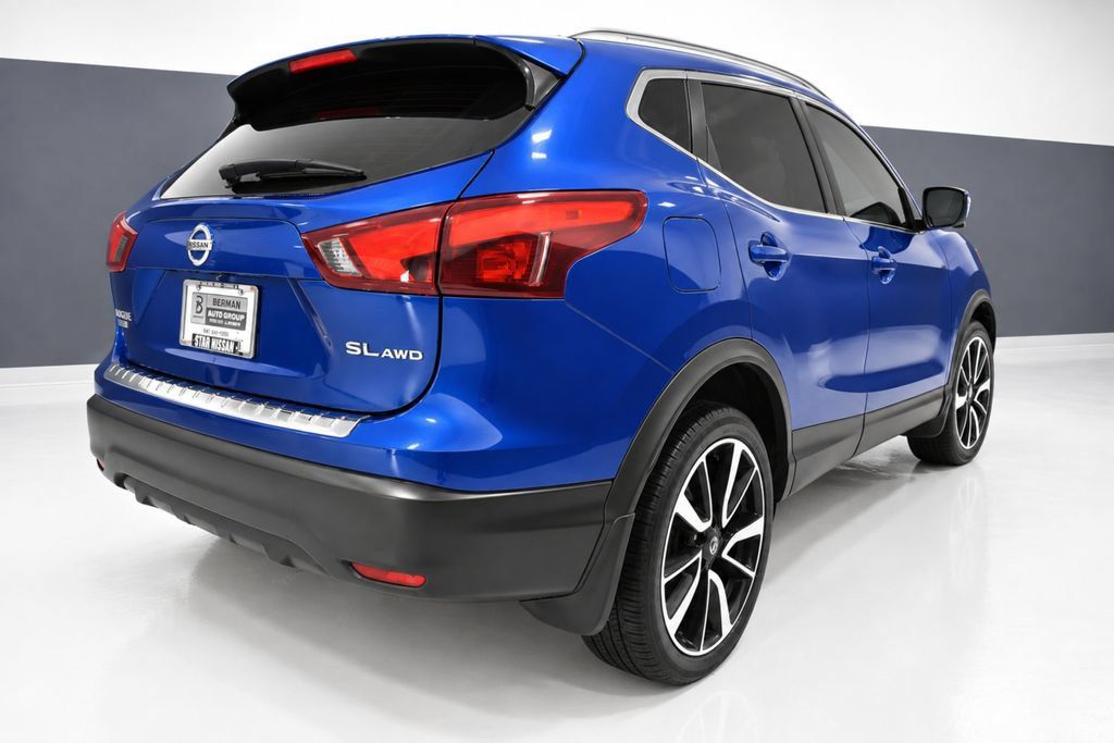 Used 2017 Nissan Rogue Sport SL w/ SL Premium Package AWD/4WD image 6