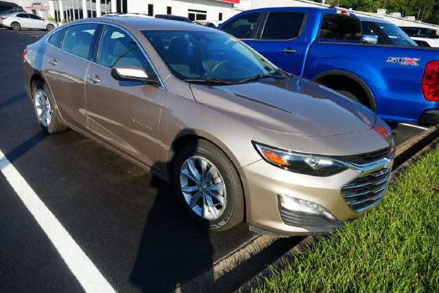 Used 2025 Chevrolet Malibu LT FWD image 1