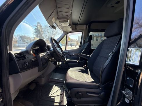 Used 2016 Mercedes-Benz Sprinter 2500 image 12