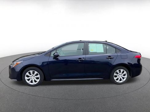 Used 2025 Toyota Corolla LE FWD image 9