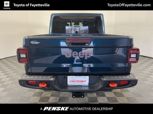 Used 2025 Jeep Gladiator Mojave image 11