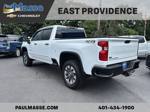 Used 2024 Chevrolet Silverado 2500 Custom w/ Custom Value Package AWD/4WD image 5