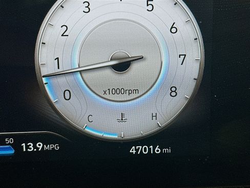 Used 2024 Hyundai Elantra SEL image 19