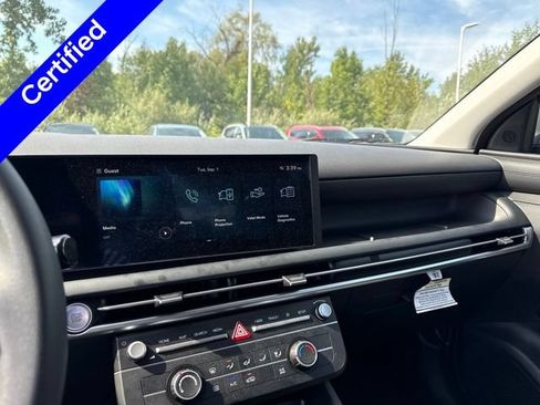 Certified 2025 Hyundai Tucson SE AWD/4WD image 4