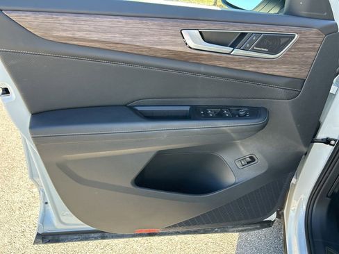 Certified 2025 Volkswagen Atlas SEL Premium R-Line image 17