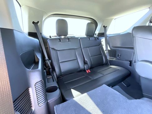 Used 2022 Ford Explorer XLT w/ Equipment Group 202A AWD/4WD image 20