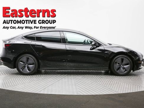 Used 2021 Tesla Model 3 Standard Range Plus image 4